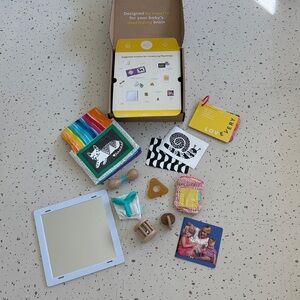 👶🏽 LOVEVERY - THE CHARMER PLAY KIT (3-4mo.)